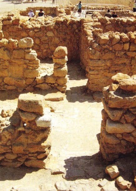 Ruine din partea de vest a clădirii principale din Qumran
