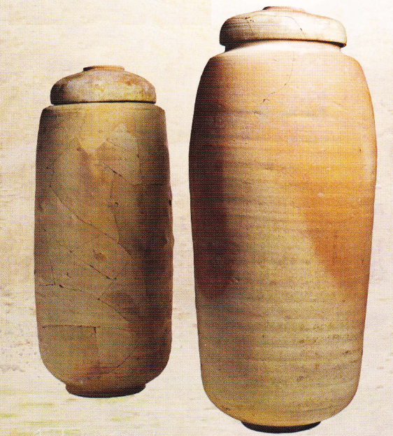 Ulcioarele de ceramică unde erau păstrate sulurile