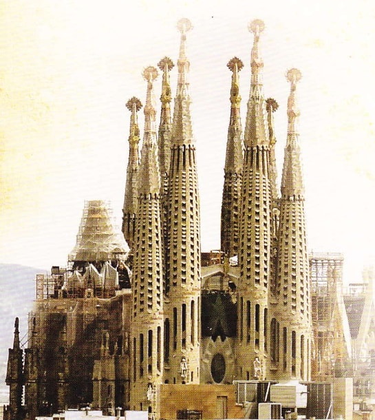 Basilica Sagrada Familia in constructie  (poza 2018)
