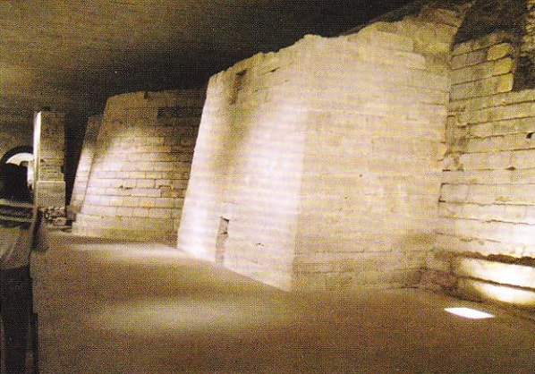 Luvrul iui Filip Augustus. Ruinele cetatii medievale. Anul 1190